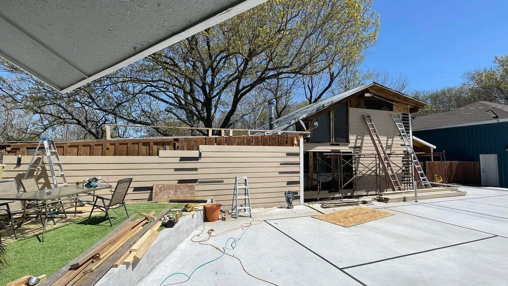 A Contractor’s Guide on How to Replace Siding on a House