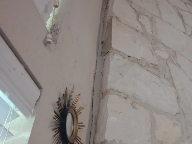 Ceiling Crack Repair