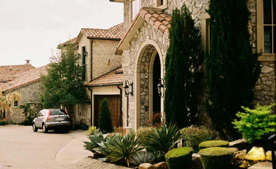 The Smart Fix Handyman vs DTX Handyman Services in Dallas